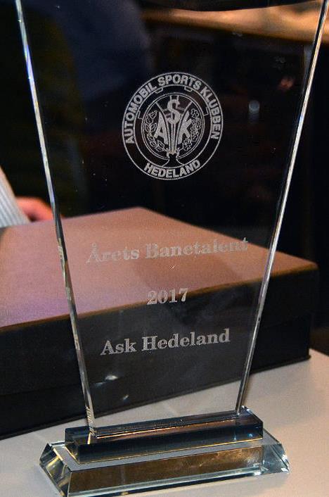 Det flotte bevis på hæderen som Årets Banetalent 2017, fra ASK Hedeland.
(Foto: Paul Reuber)